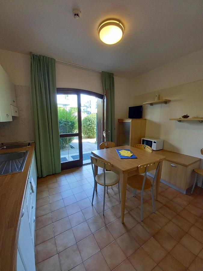 Aparthotel Ponza Линьяно-Саббьядоро Экстерьер фото