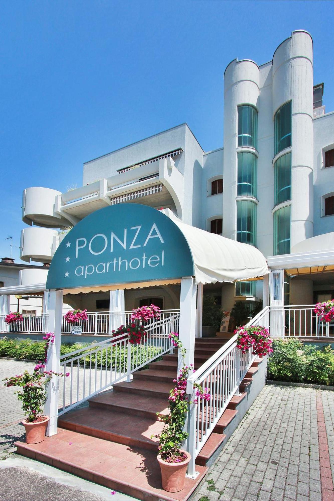 Aparthotel Ponza Линьяно-Саббьядоро Экстерьер фото