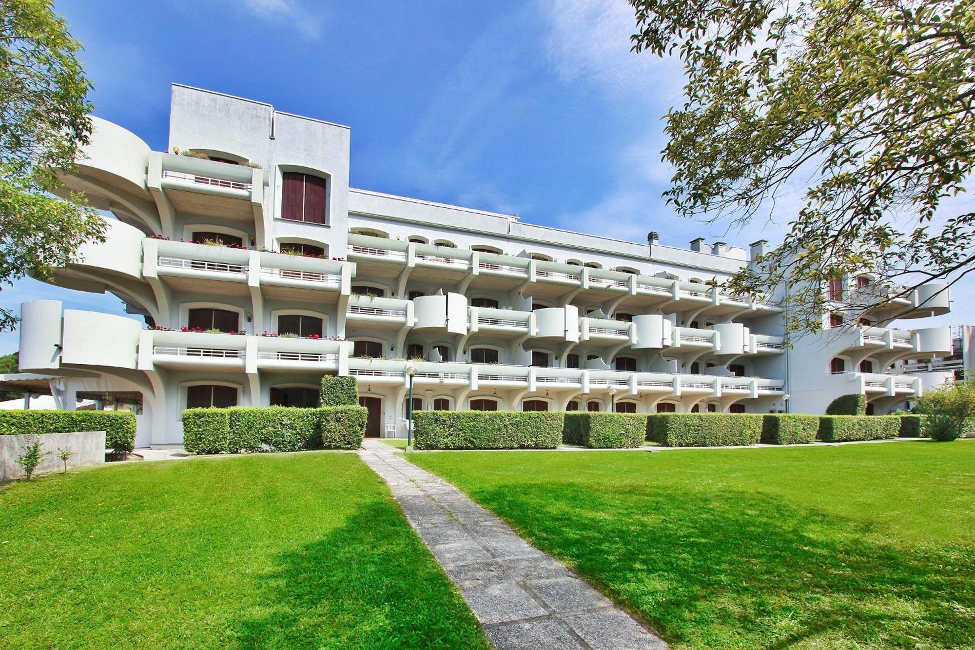Aparthotel Ponza Линьяно-Саббьядоро Экстерьер фото