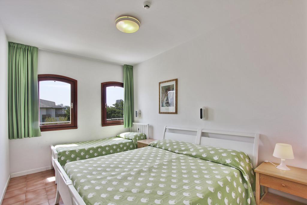 Aparthotel Ponza Линьяно-Саббьядоро Номер фото