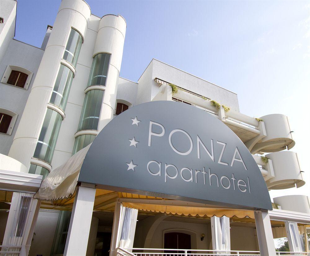 Aparthotel Ponza Линьяно-Саббьядоро Экстерьер фото